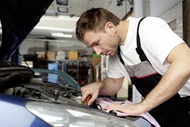 Man doing MOT